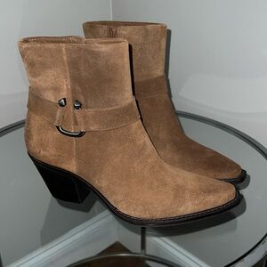 Gorgeous cognac suede Antonia Melania Booties